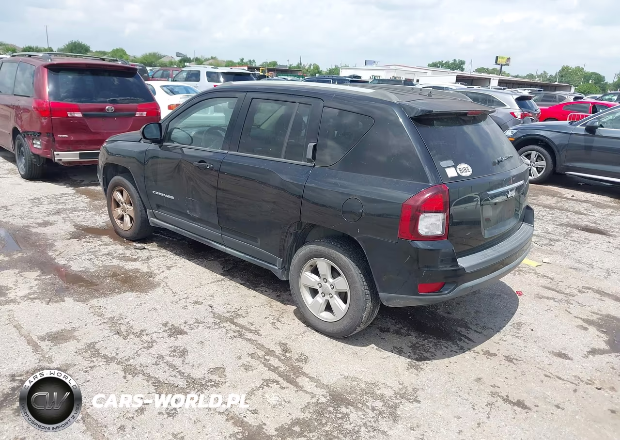 2016 Jeep Compass Latitude VIN:1C4NJCEA3GD735323 - 3