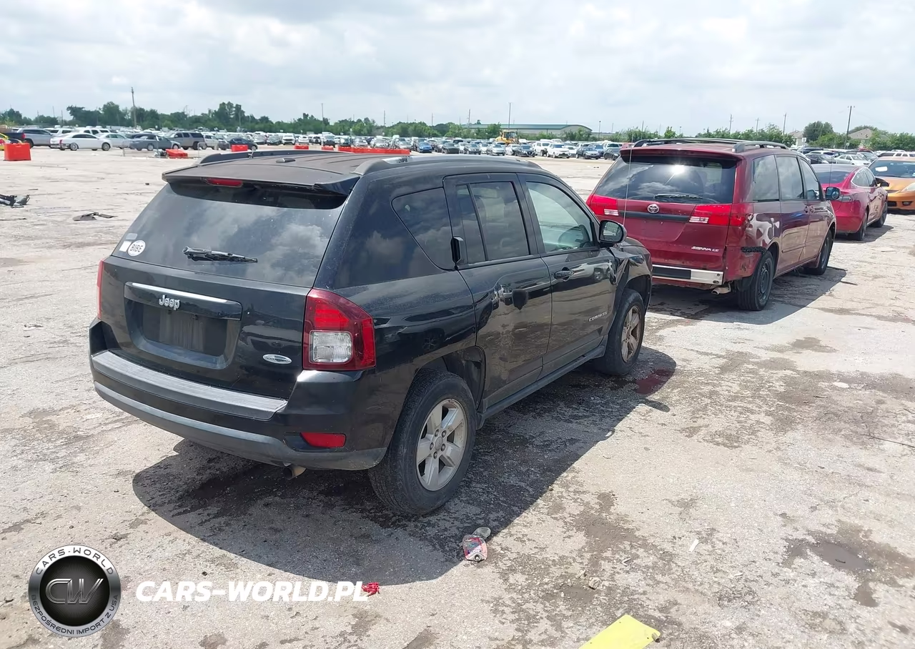 2016 Jeep Compass Latitude VIN:1C4NJCEA3GD735323 - 4