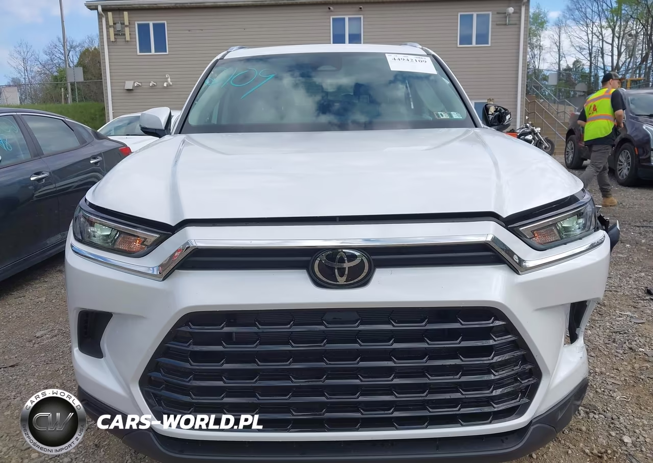 2026 Toyota Grand Highlander Xle VIN:5TDAAAB58TS125846 - 12