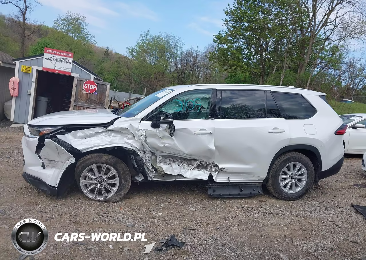 2026 Toyota Grand Highlander Xle VIN:5TDAAAB58TS125846 - 14