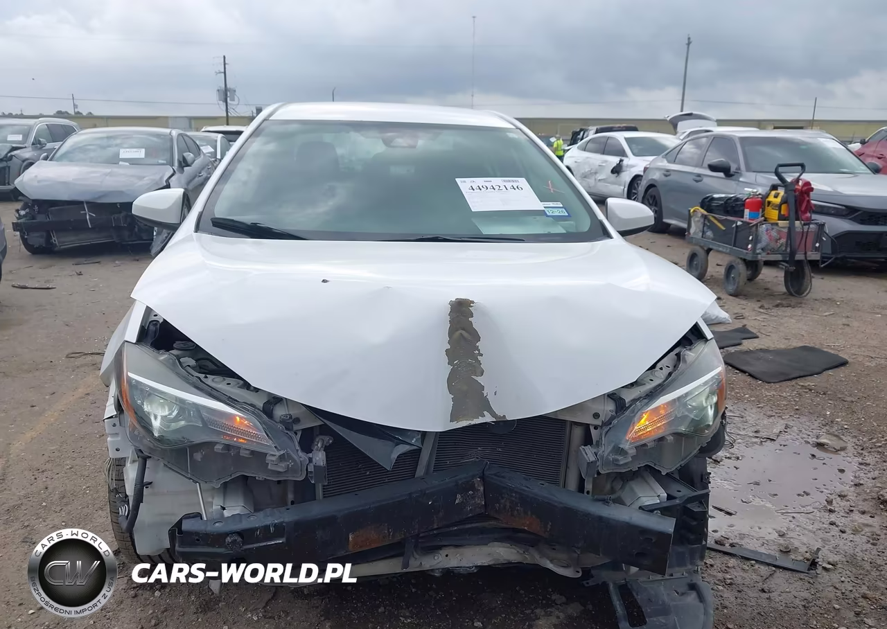 2018 Toyota Corolla Le VIN:5YFBURHE6JP836484 - 13