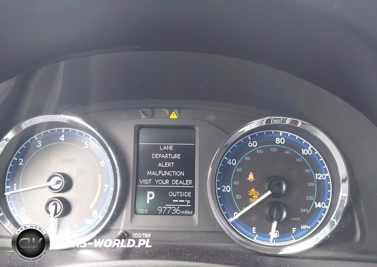 2018 Toyota Corolla Le VIN:5YFBURHE6JP836484 - 16