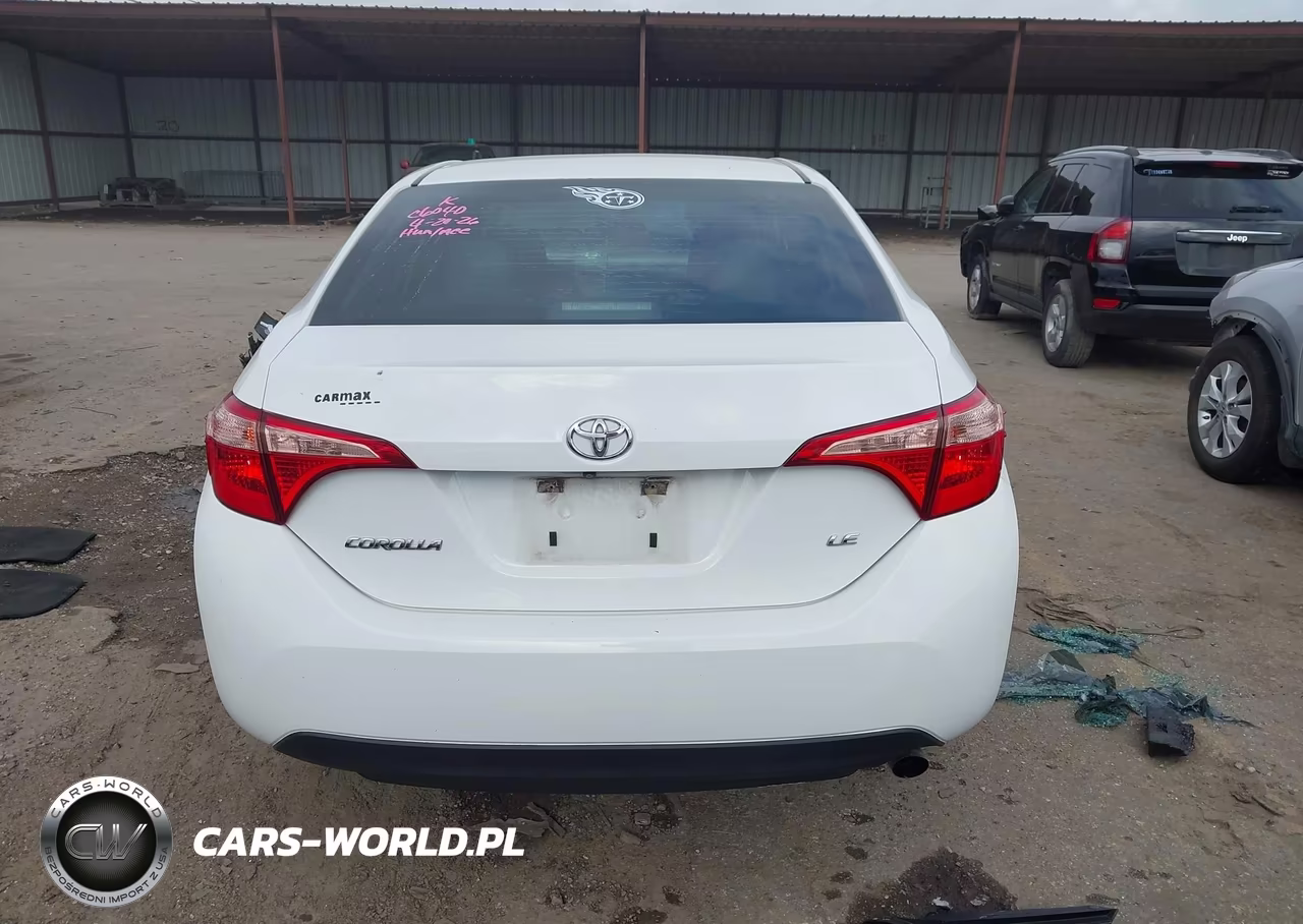 2018 Toyota Corolla Le VIN:5YFBURHE6JP836484 - 17