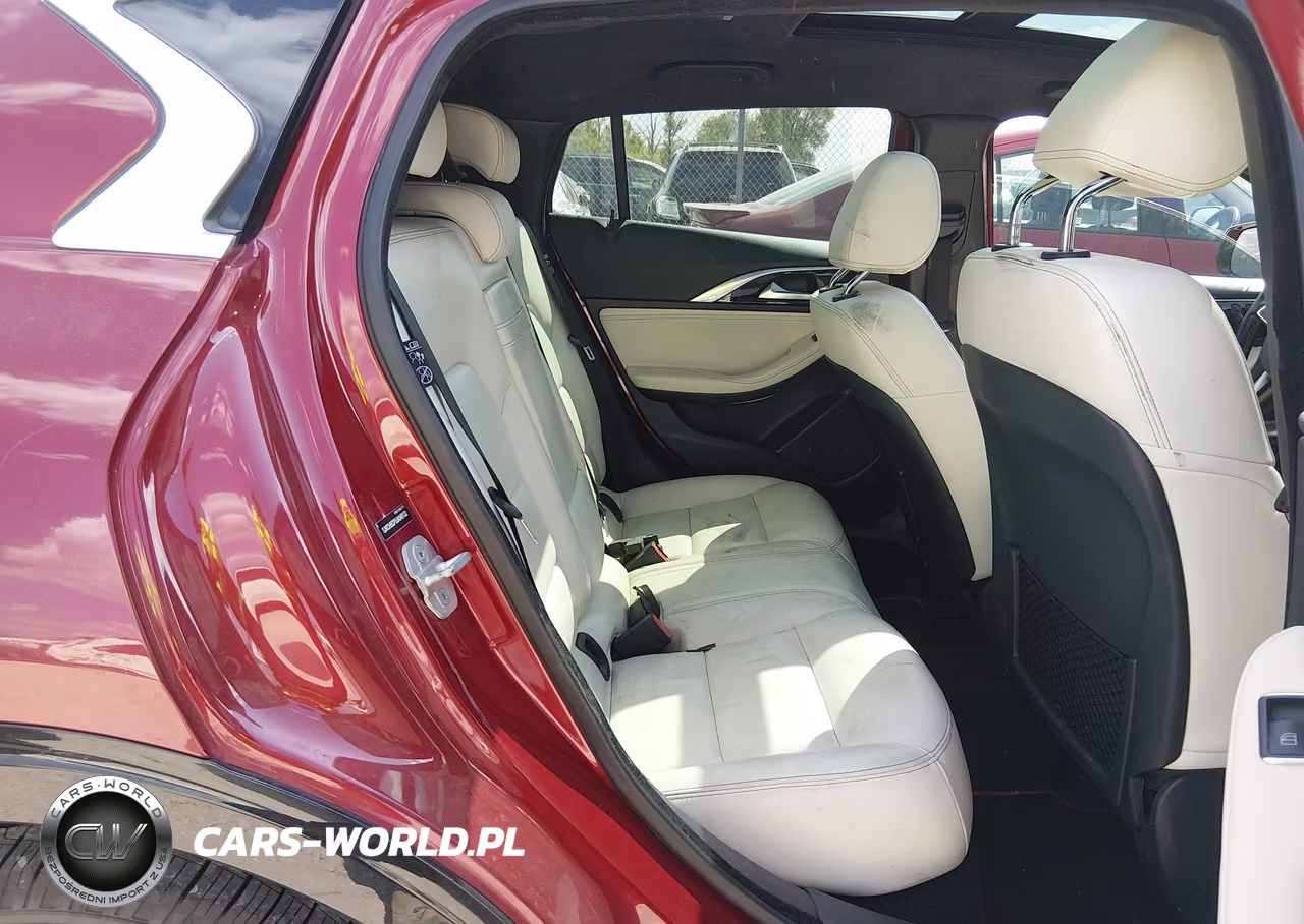 2018 Infiniti Qx30 Premium VIN:SJKCH5CP3JA045132 - 8