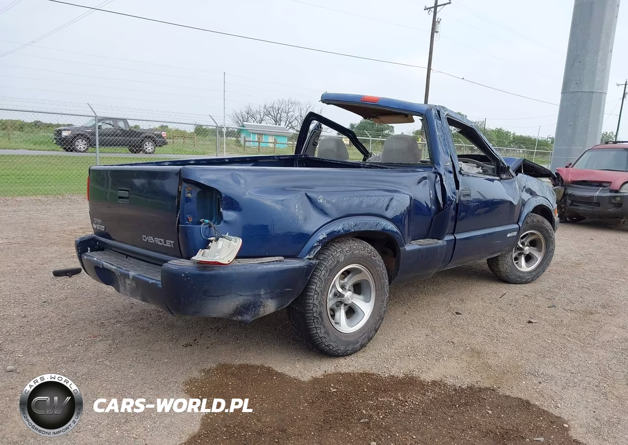 2001 Chevrolet S-10 Ls VIN:1GCCS14W018230328 - 4