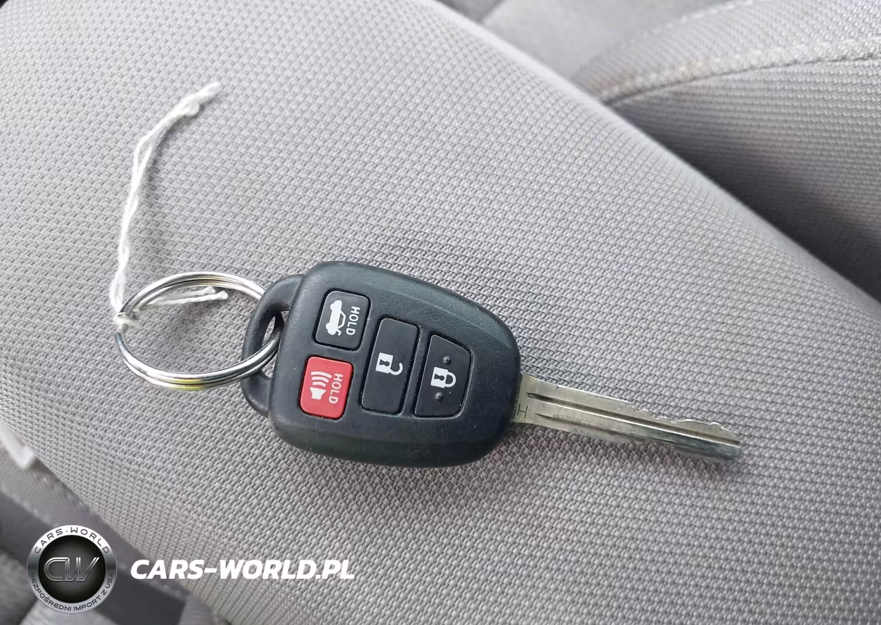 2017 Toyota Corolla Le VIN:5YFBURHE9HP684579 - 11