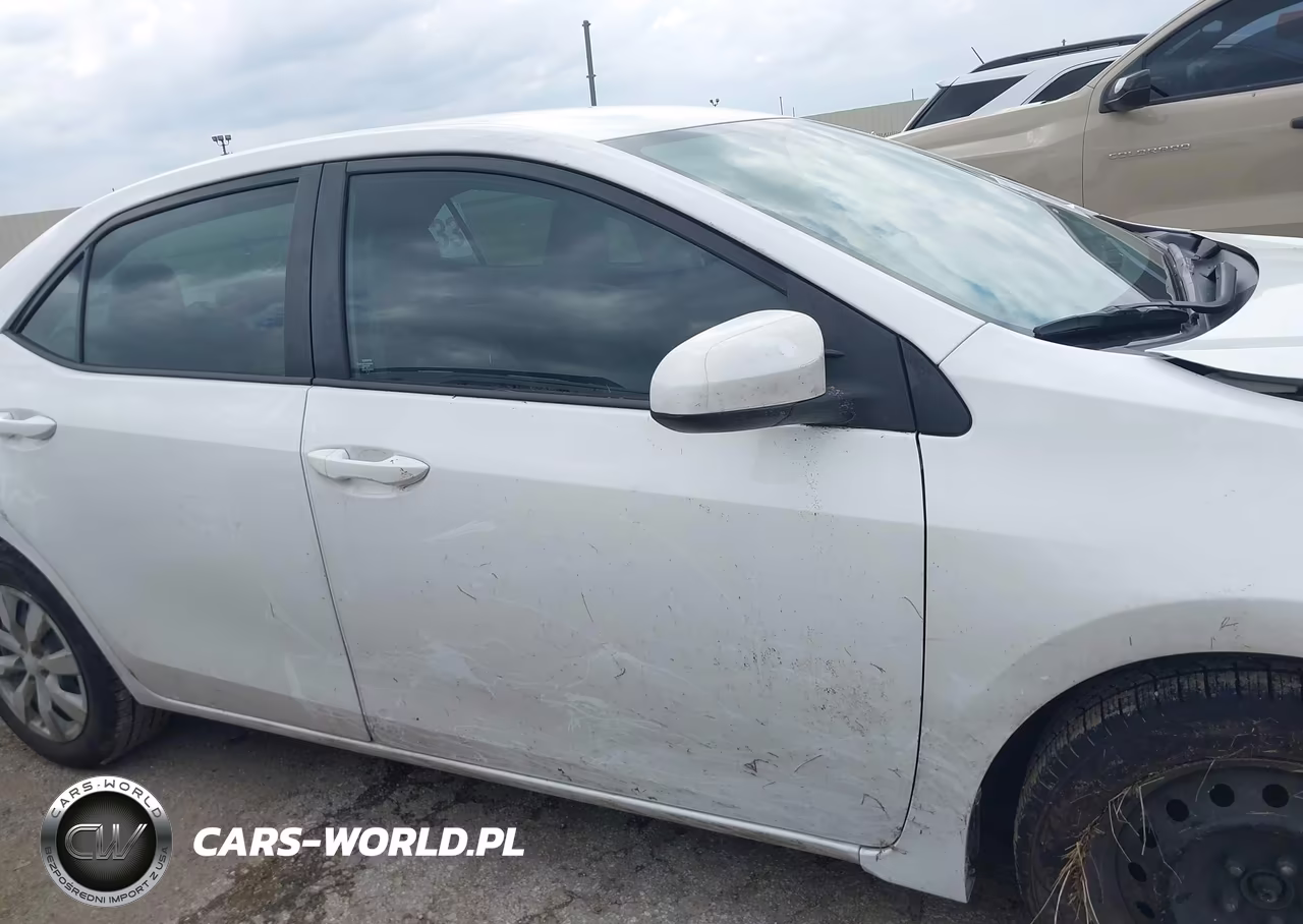 2017 Toyota Corolla Le VIN:5YFBURHE9HP684579 - 13