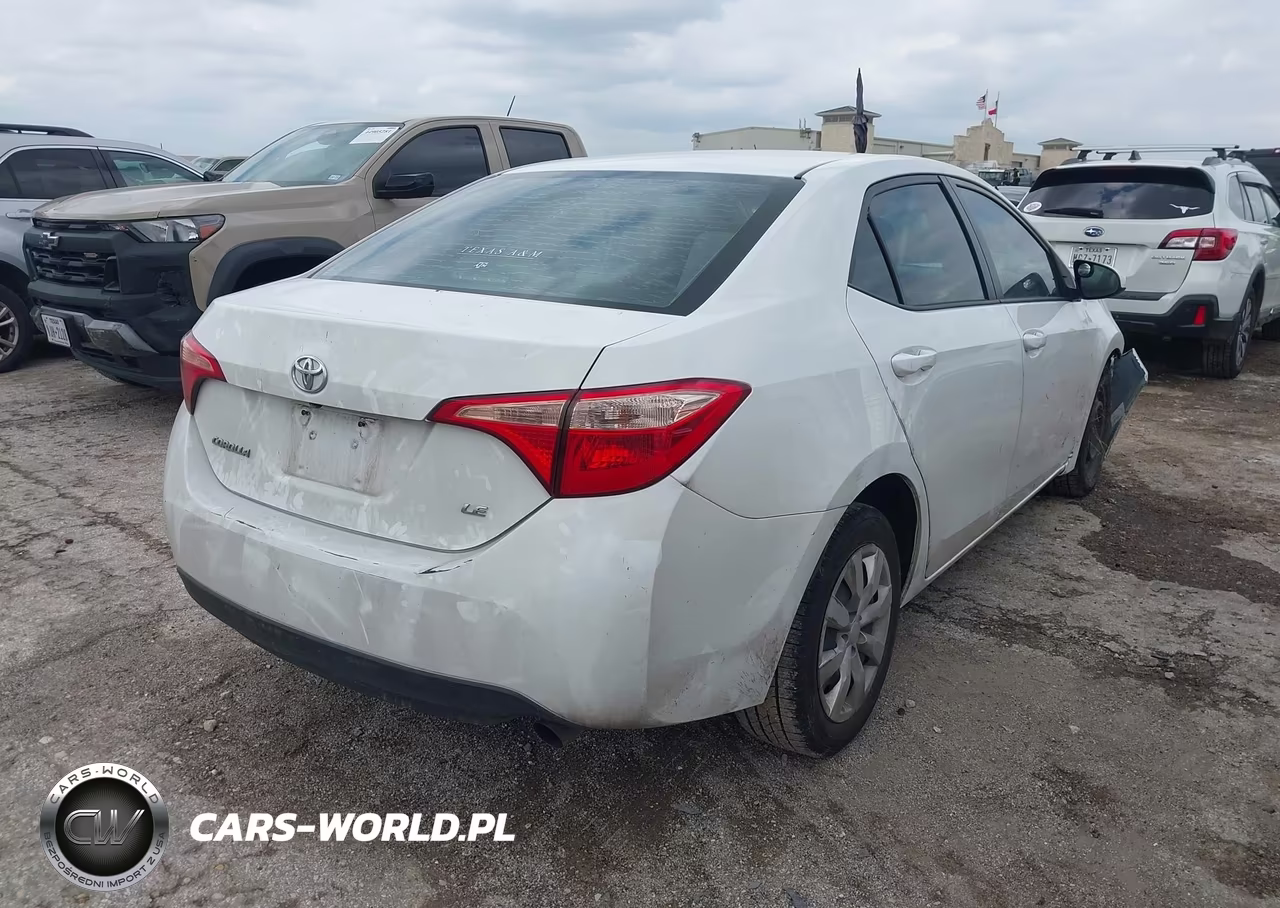 2017 Toyota Corolla Le VIN:5YFBURHE9HP684579 - 4