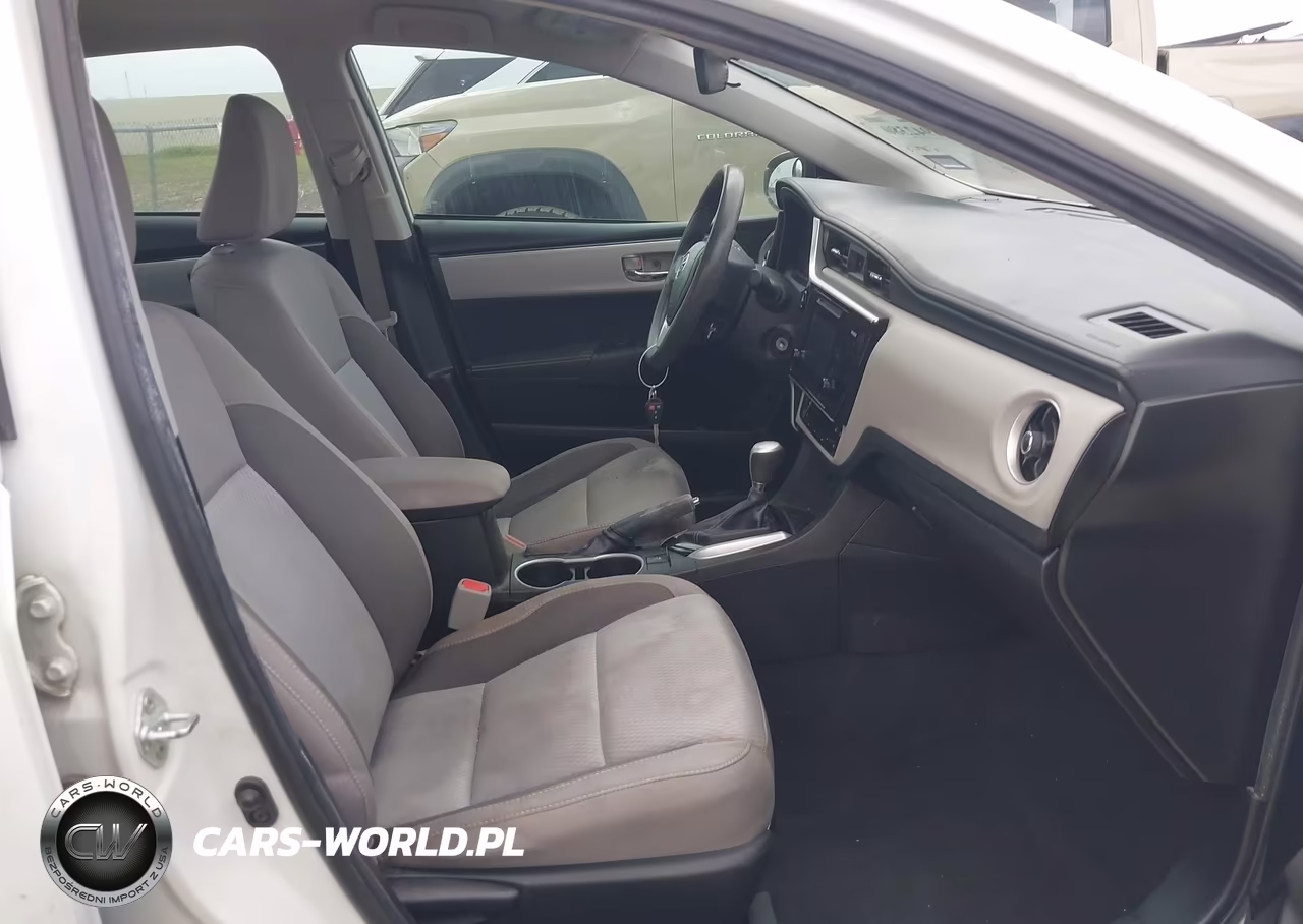 2017 Toyota Corolla Le VIN:5YFBURHE9HP684579 - 5