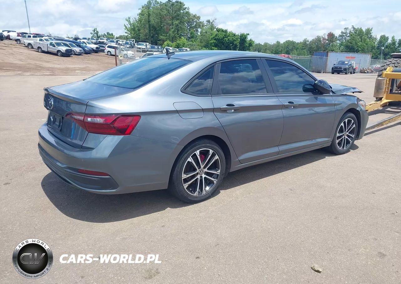 2024 Volkswagen Jetta Sport VIN:3VWBM7BU7RM060211 - 4