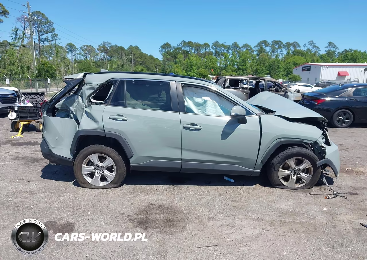 2021 Toyota Rav4 Xle VIN:2T3P1RFV2MW155086 - 13