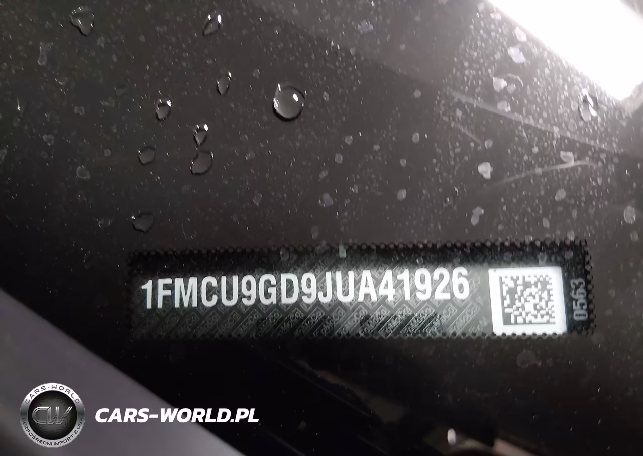 2018 Ford Escape Se VIN:1FMCU9GD9JUA41926 - 9