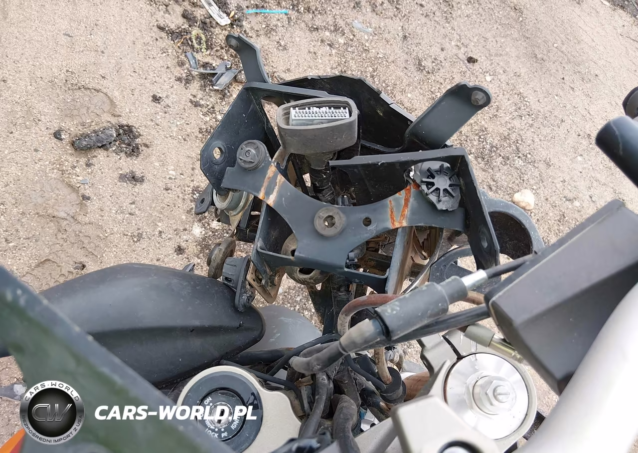 2015 Yamaha Fj09 VIN:JYARN37E2FA000849 - 7