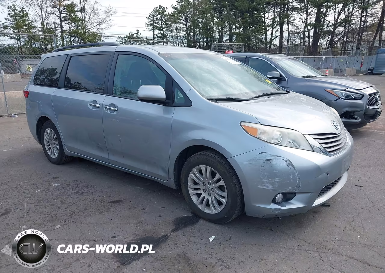 2017 Toyota Sienna Xle 8 Passenger – zdjęcie 1 z 18