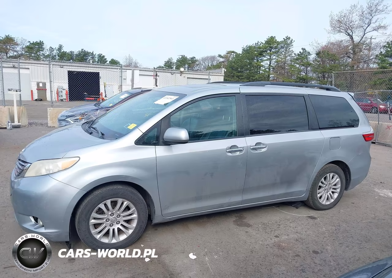 2017 Toyota Sienna Xle 8 Passenger VIN:5TDYZ3DC9HS767756 - 14