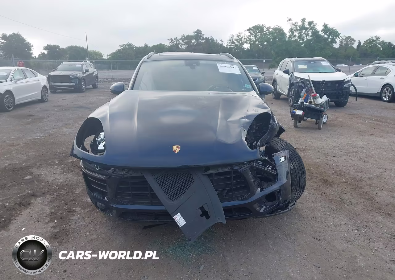 2018 Porsche Macan Sport Edition VIN:WP1AA2A50JLB15493 - 12