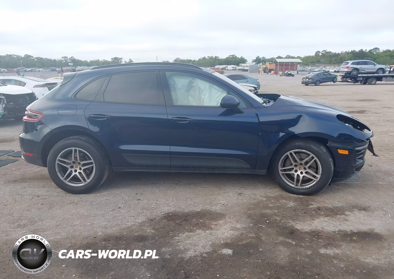 2018 Porsche Macan Sport Edition VIN:WP1AA2A50JLB15493 - 13