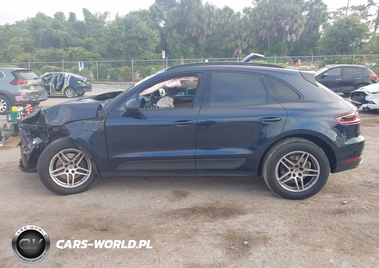 2018 Porsche Macan Sport Edition VIN:WP1AA2A50JLB15493 - 14
