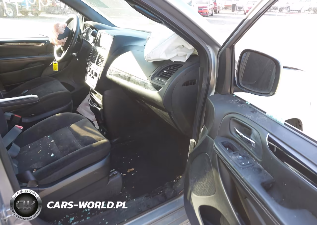 2018 Dodge Grand Caravan Se Plus VIN:2C4RDGBG7JR200752 - 5
