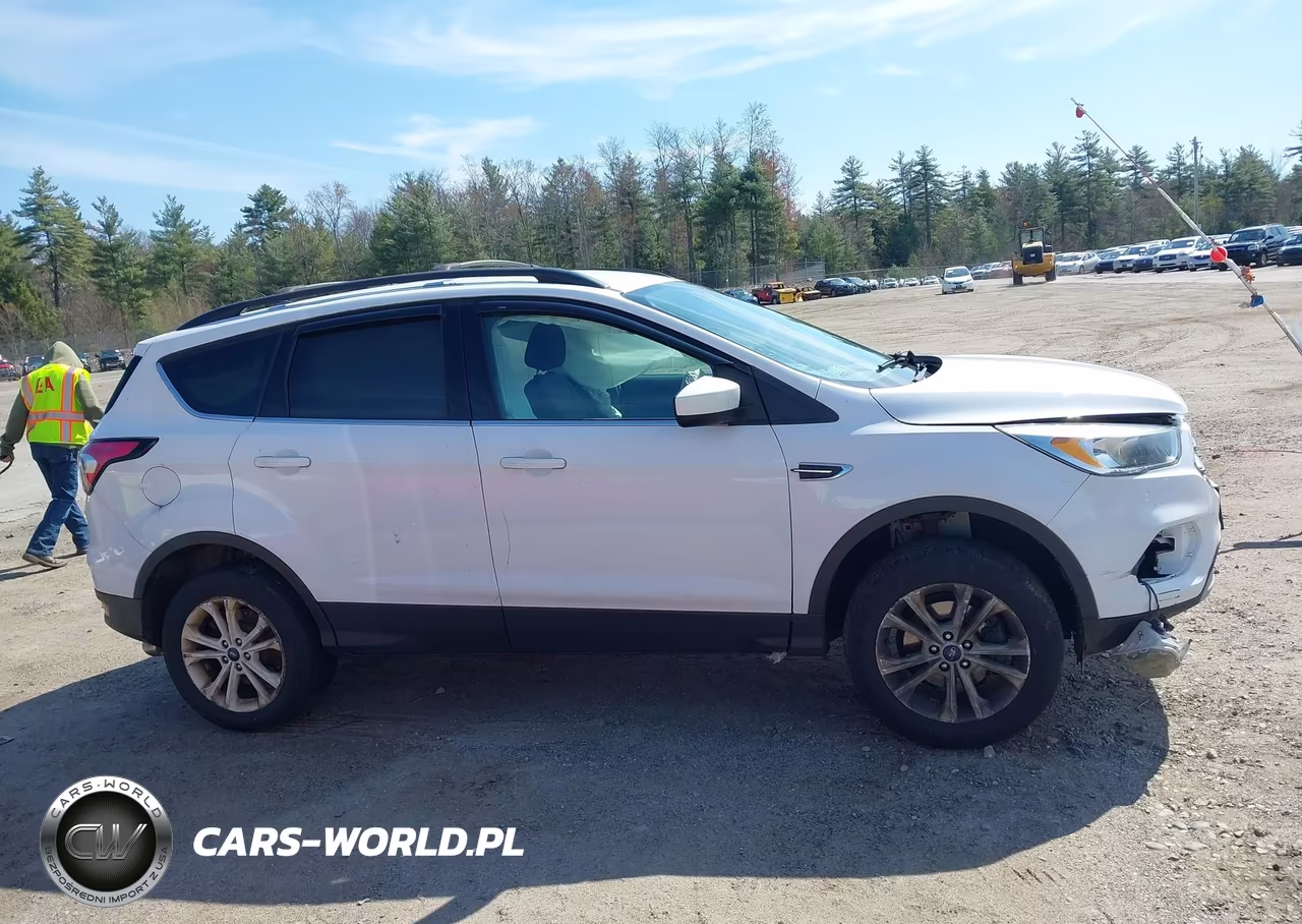 2017 Ford Escape Se VIN:1FMCU9GD8HUD01887 - 13