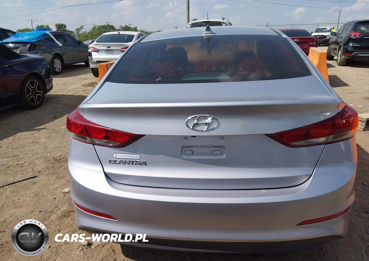 2018 Hyundai Elantra Sel VIN:5NPD84LF5JH302664 - 17
