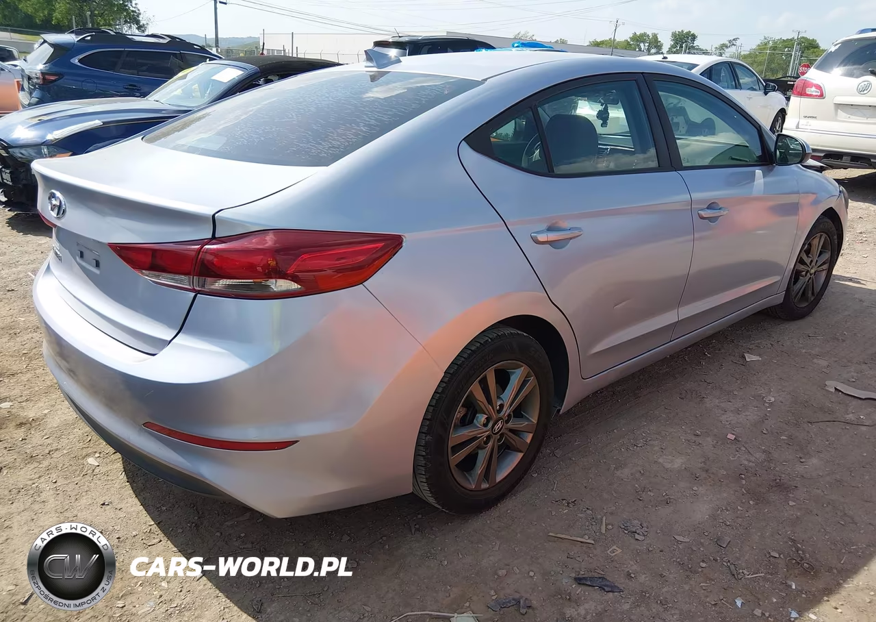 2018 Hyundai Elantra Sel VIN:5NPD84LF5JH302664 - 4