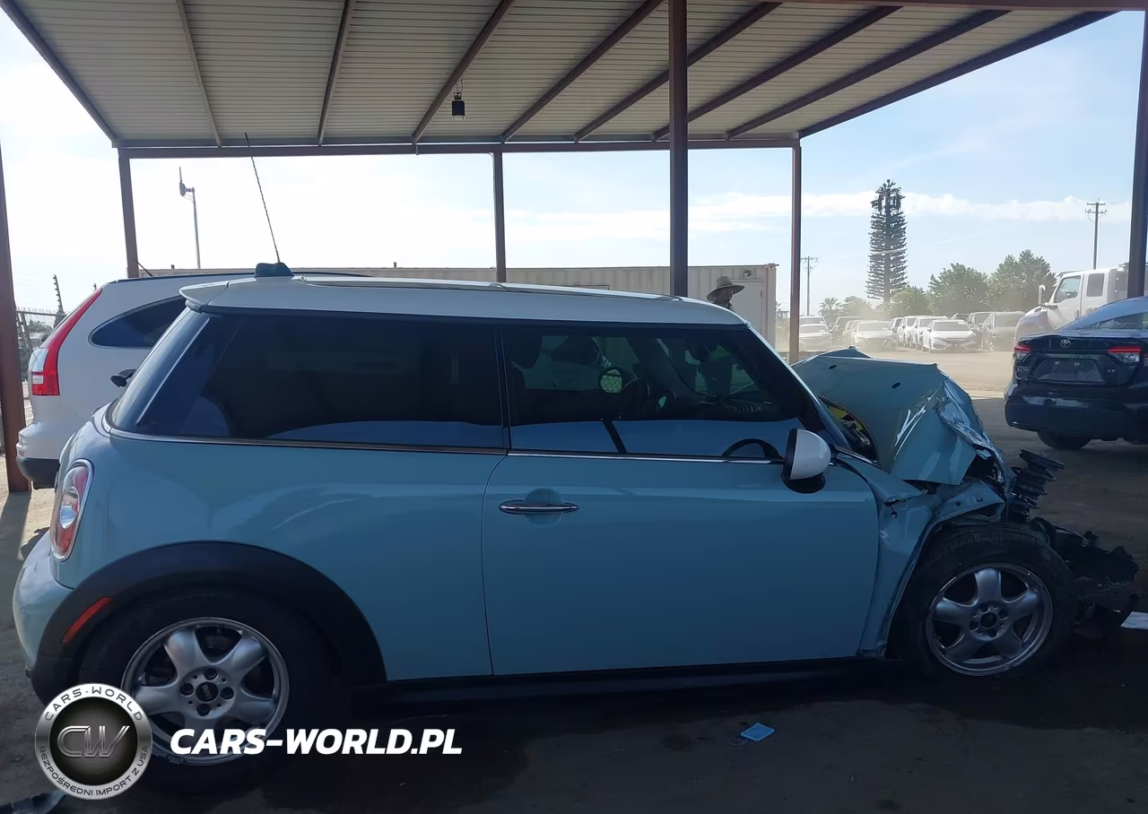 2011 Mini Cooper VIN:WMWSU3C57BT253076 - 12