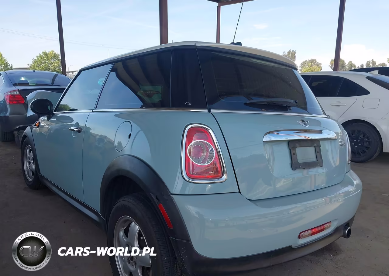 2011 Mini Cooper VIN:WMWSU3C57BT253076 - 3