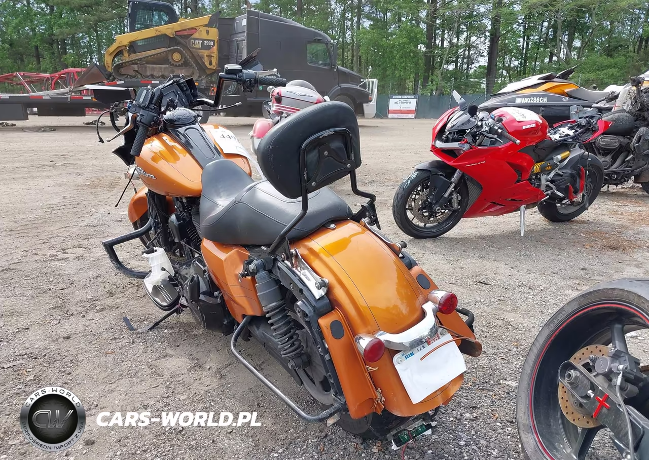 2014 Harley-Davidson Flhxs Street Glide Special VIN:1HD1KRM17EB633661 - 3