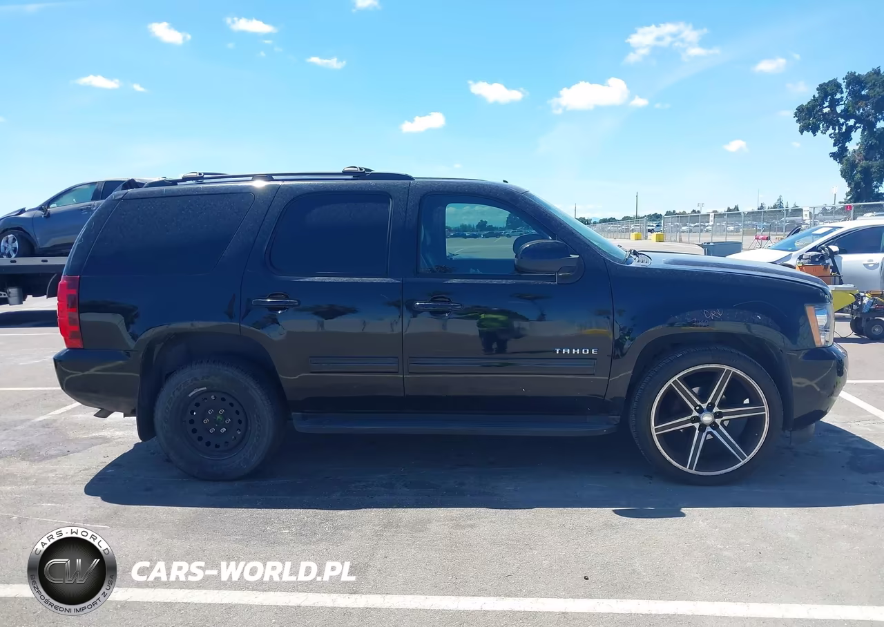 2013 Chevrolet Tahoe Ls VIN:1GNSCAE0XDR104728 - 14