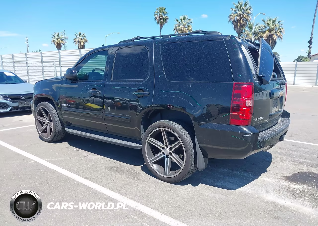 2013 Chevrolet Tahoe Ls VIN:1GNSCAE0XDR104728 - 3
