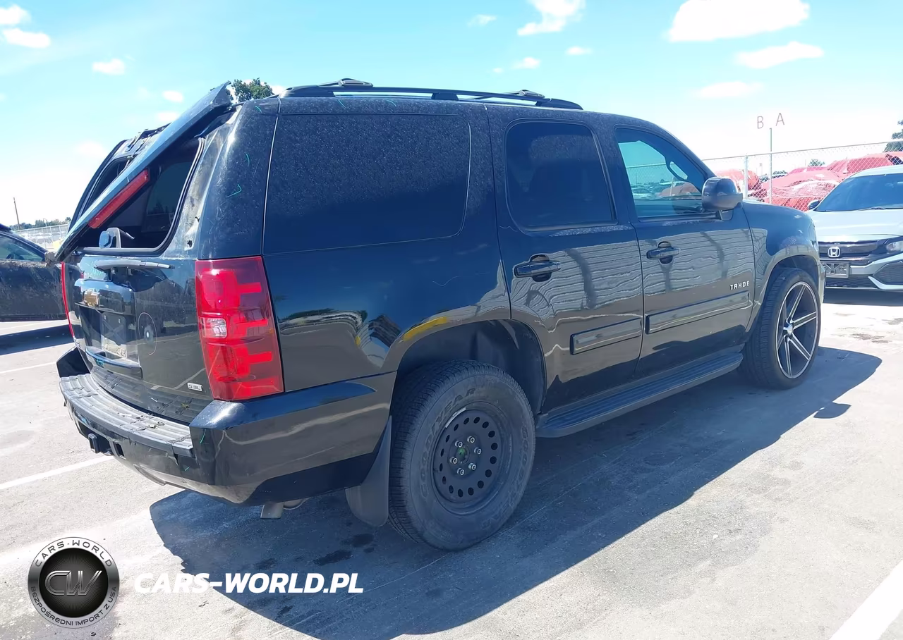 2013 Chevrolet Tahoe Ls VIN:1GNSCAE0XDR104728 - 4