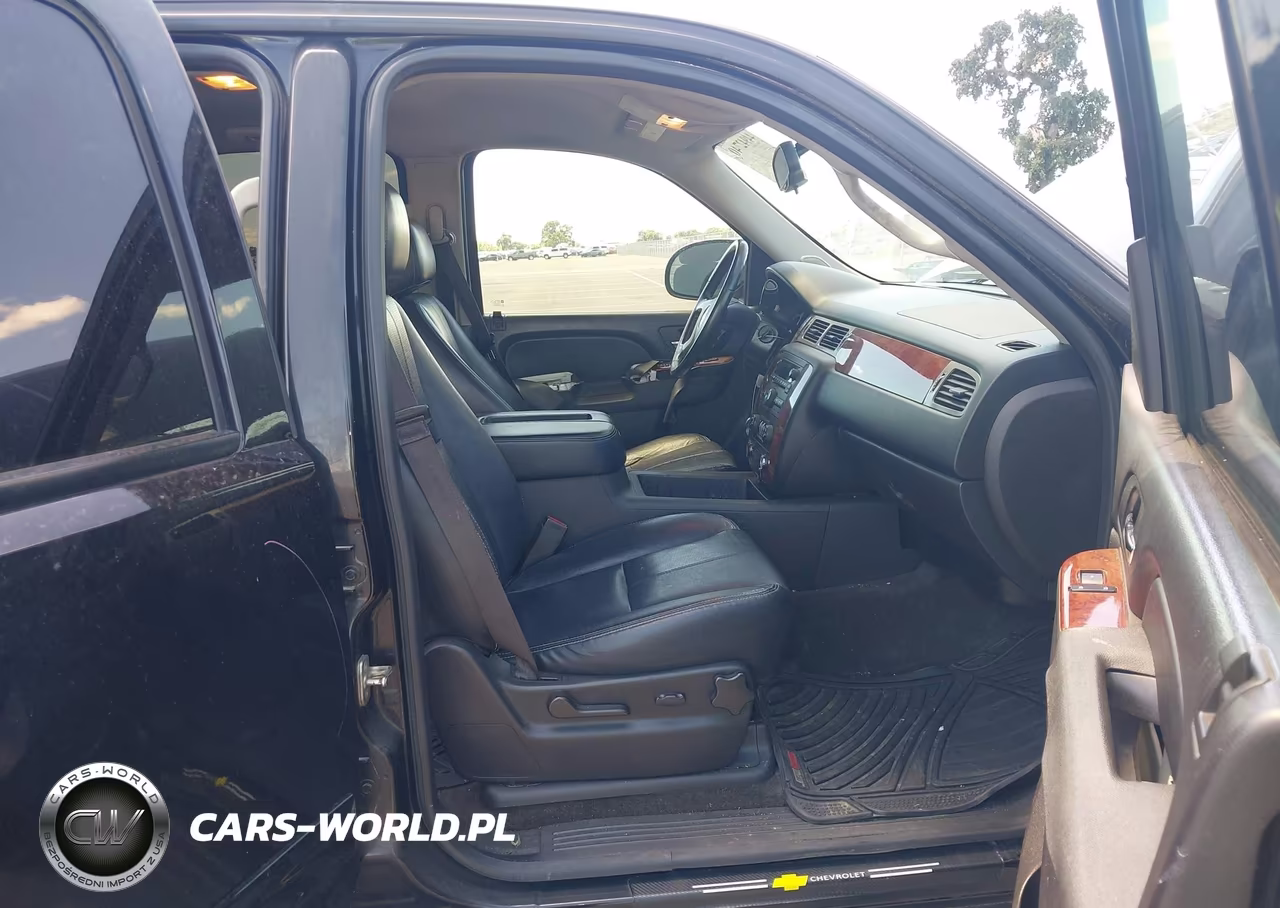2013 Chevrolet Tahoe Ls VIN:1GNSCAE0XDR104728 - 5
