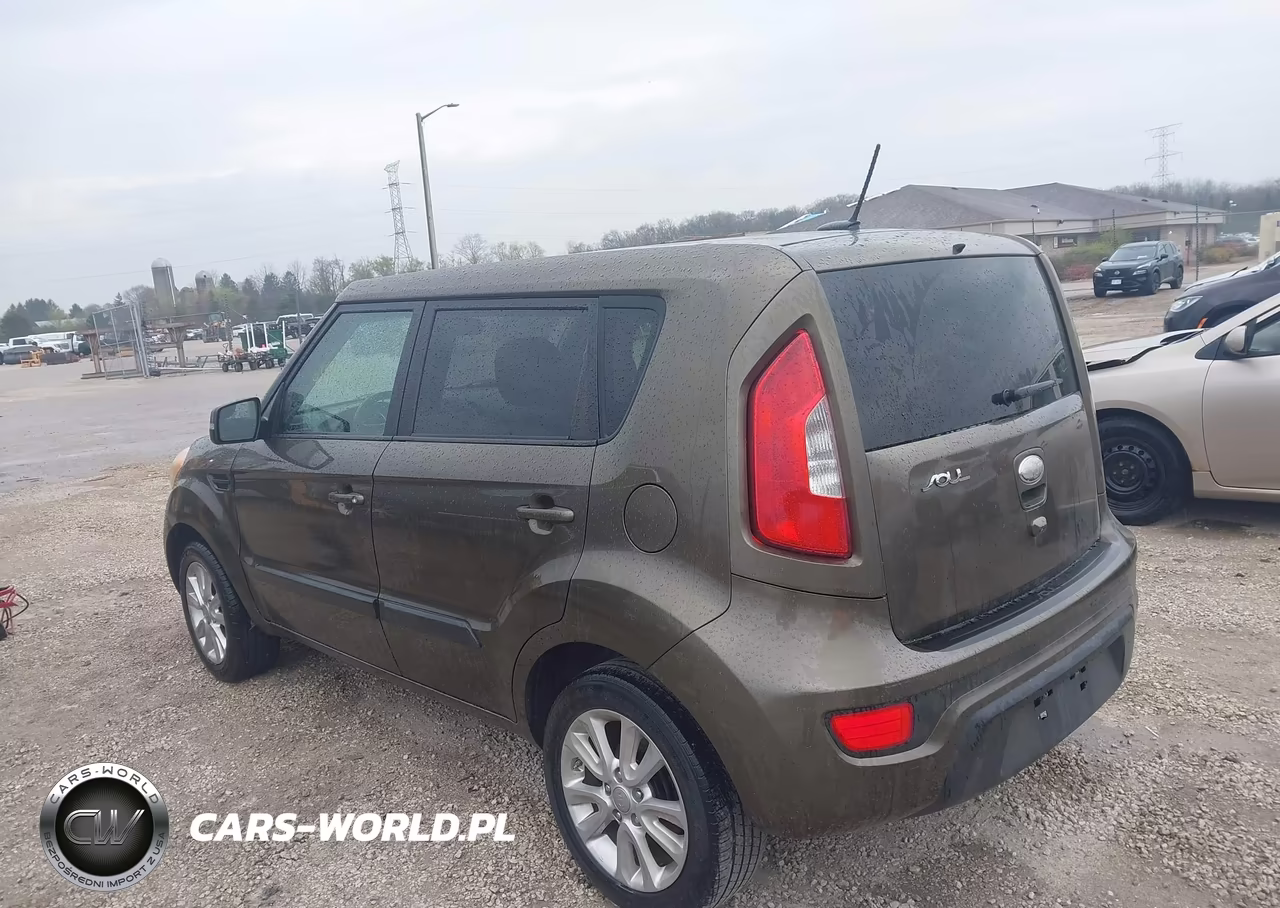 2013 Kia Soul + VIN:KNDJT2A65D7573046 - 3