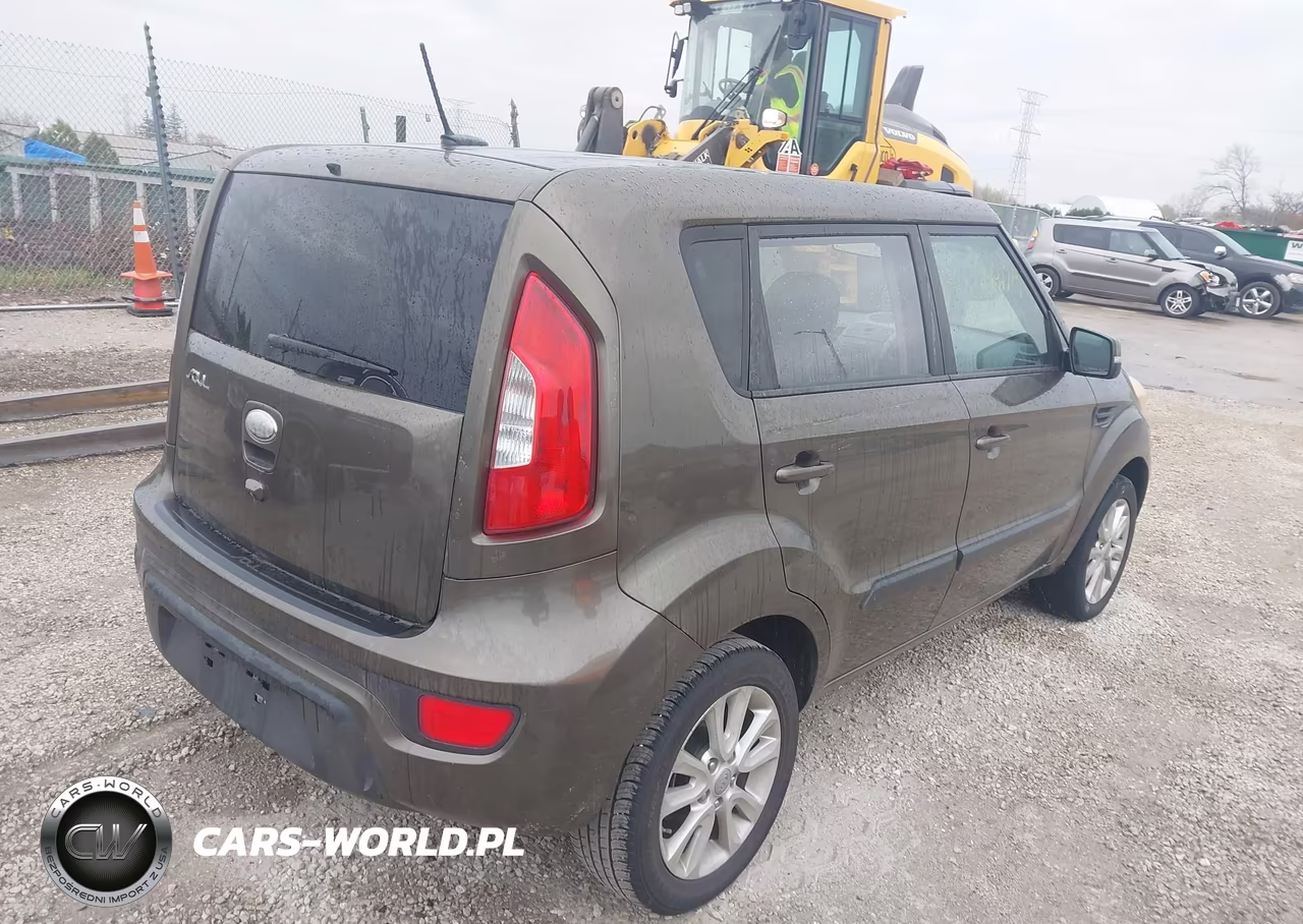 2013 Kia Soul + VIN:KNDJT2A65D7573046 - 4