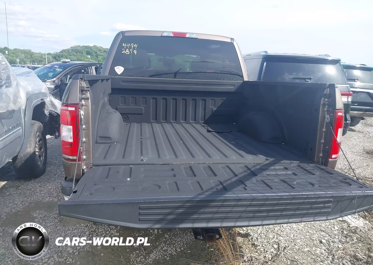 2019 Ford F-150 Xlt VIN:1FTEW1E44KKC53156 - 17