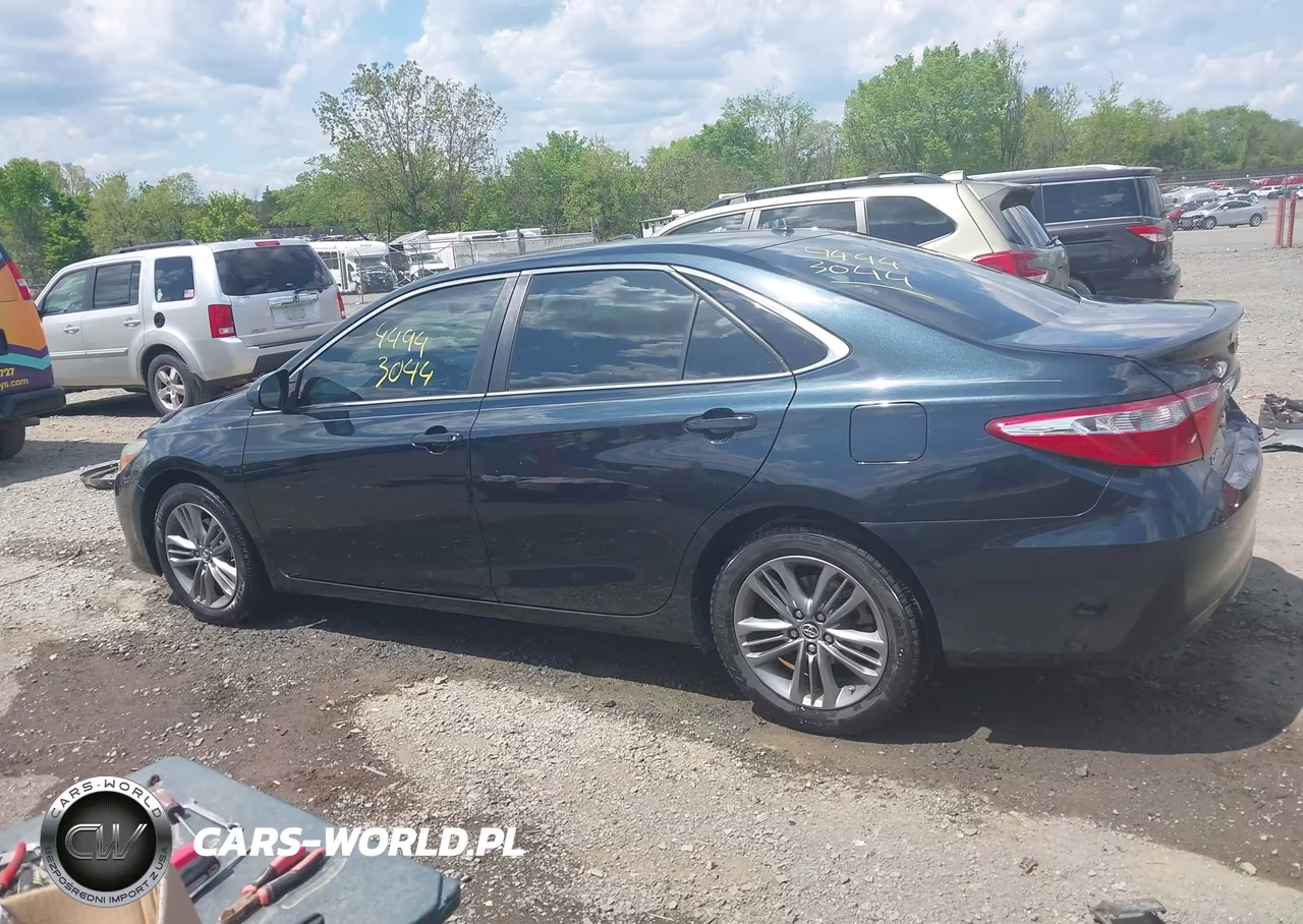 2015 Toyota Camry Se VIN:4T1BF1FK3FU487391 - 14