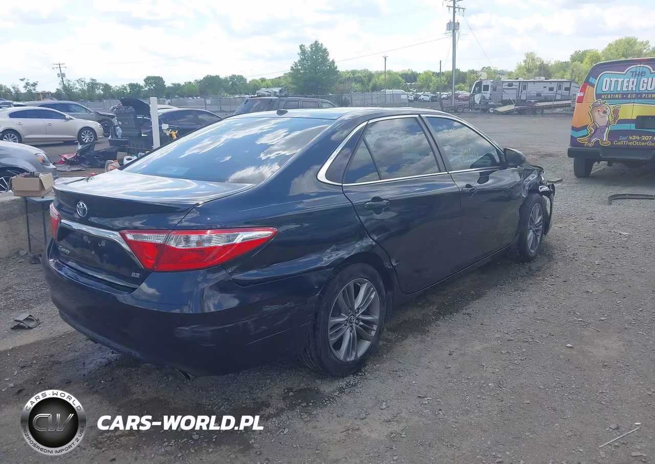 2015 Toyota Camry Se VIN:4T1BF1FK3FU487391 - 4