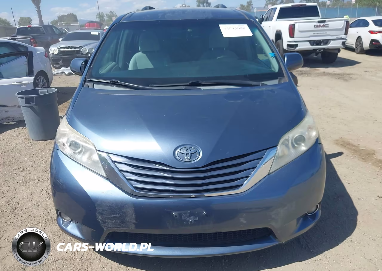 2015 Toyota Sienna Le 8 Passenger VIN:5TDKK3DCXFS674302 - 12
