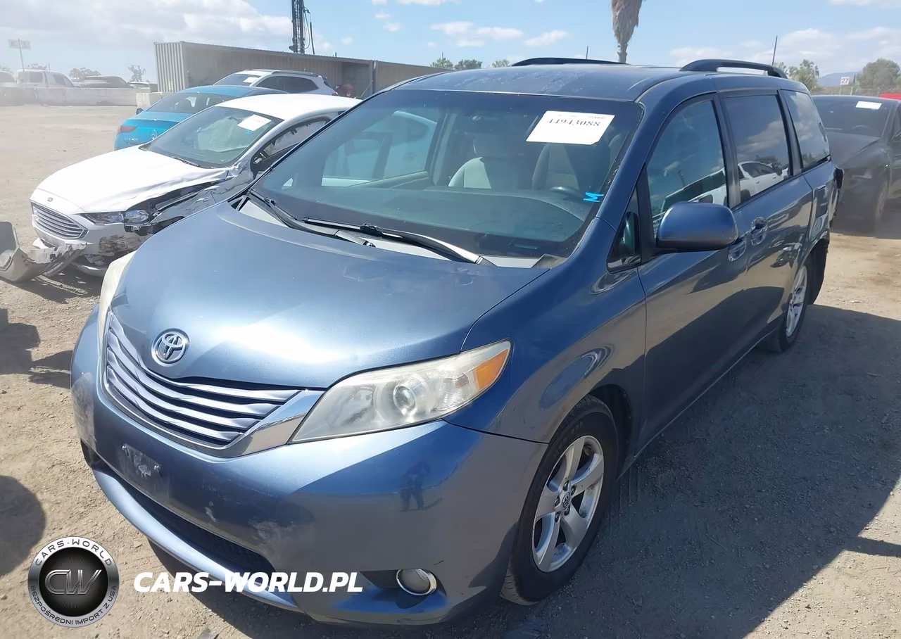 2015 Toyota Sienna Le 8 Passenger VIN:5TDKK3DCXFS674302 - 2