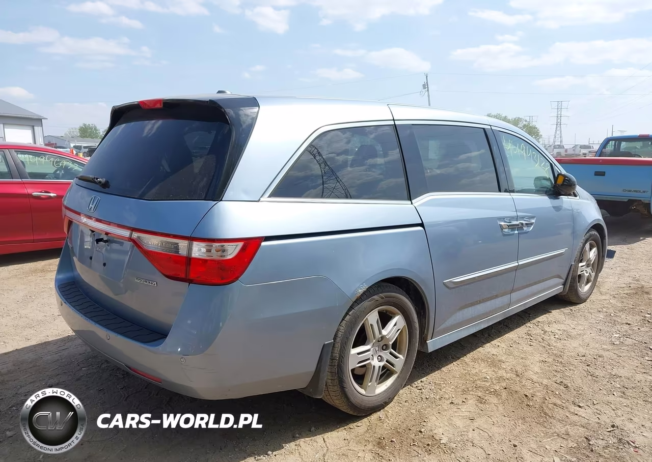 2013 Honda Odyssey Touring-Touring Elite VIN:5FNRL5H94DB068114 - 4