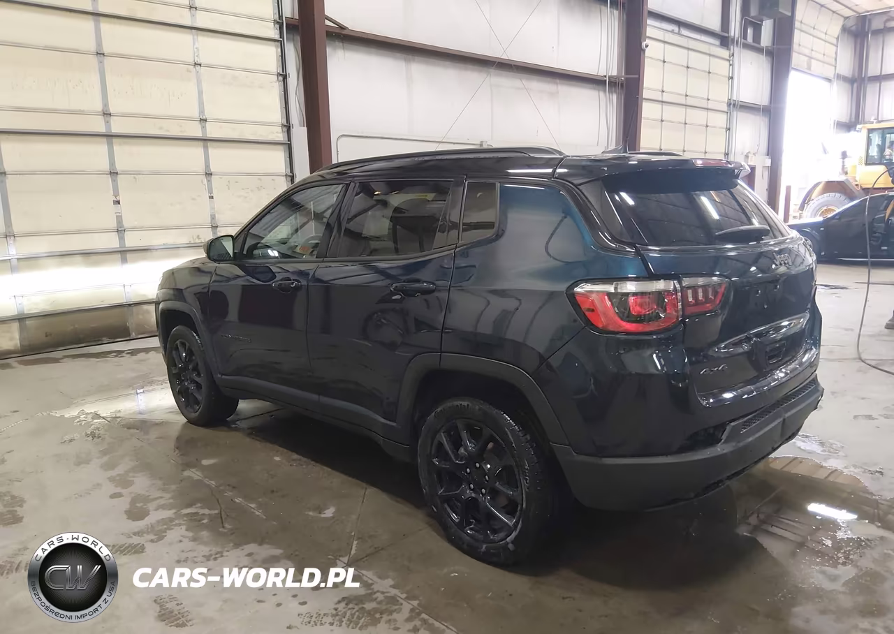 2024 Jeep Compass Latitude 4X4 VIN:3C4NJDBN9RT169887 - 3