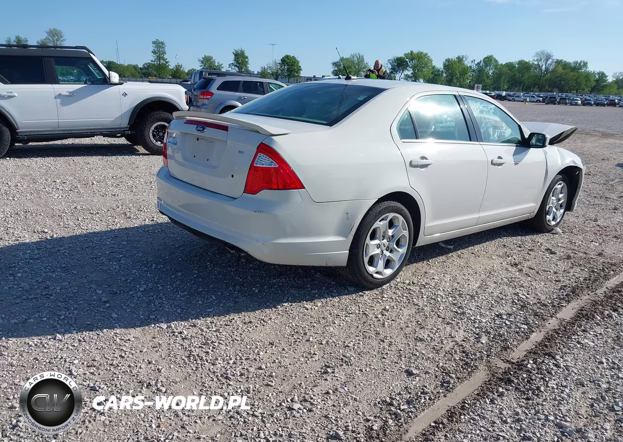 2011 Ford Fusion Se VIN:3FAHP0HA0BR319225 - 4