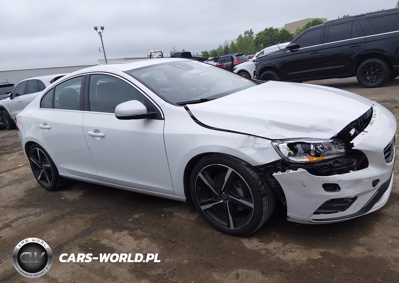 2016 Volvo S60 T6 Drive-E R-Design Platinum VIN:YV149MTS6G2406112 - 13