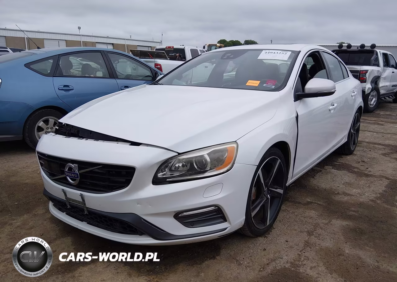 2016 Volvo S60 T6 Drive-E R-Design Platinum VIN:YV149MTS6G2406112 - 2