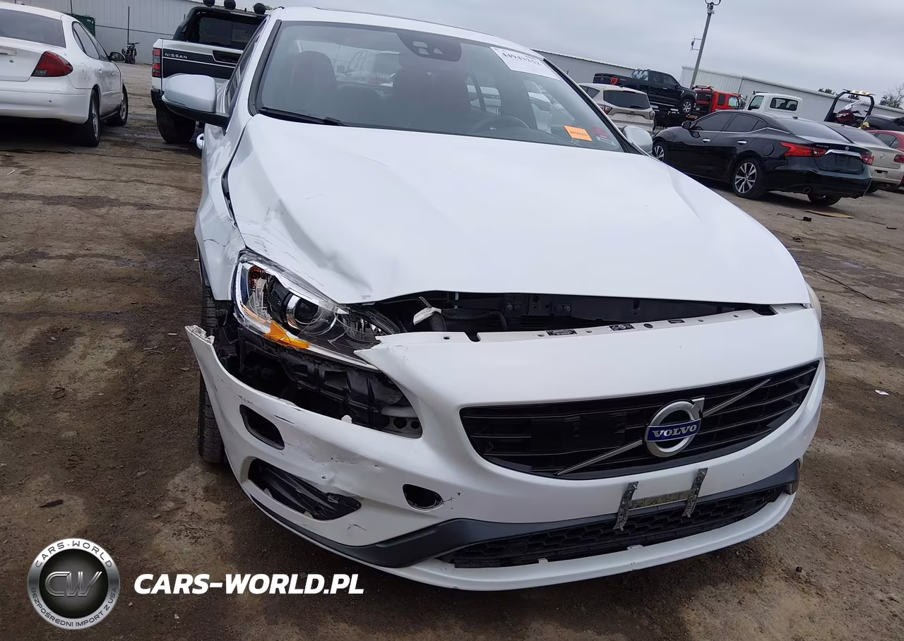 2016 Volvo S60 T6 Drive-E R-Design Platinum VIN:YV149MTS6G2406112 - 6
