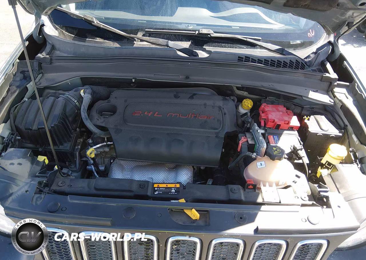 2018 Jeep Renegade Latitude 4X4 VIN:ZACCJBBB8JPJ04281 - 10