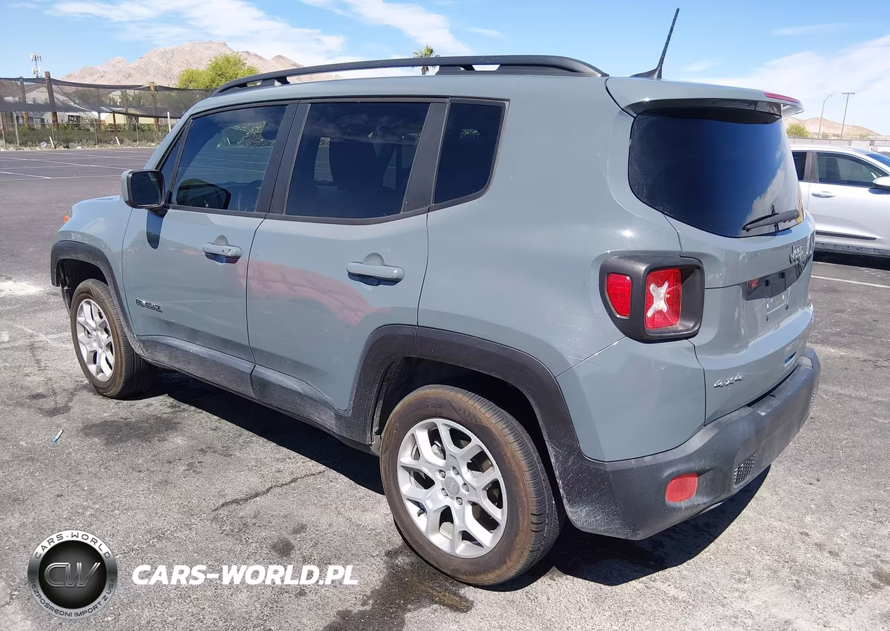 2018 Jeep Renegade Latitude 4X4 VIN:ZACCJBBB8JPJ04281 - 3