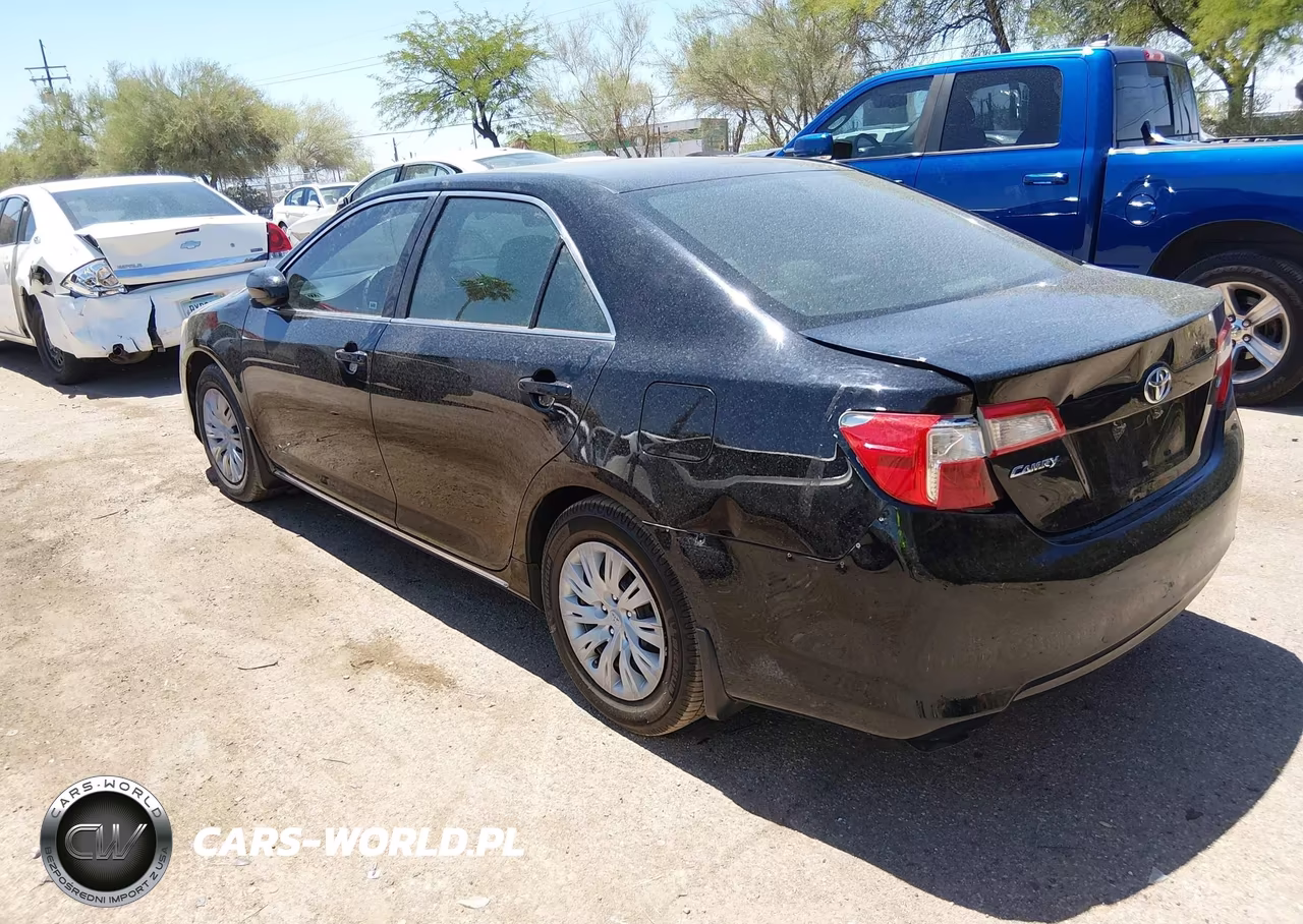 2014 Toyota Camry Le VIN:4T4BF1FK0ER343981 - 3