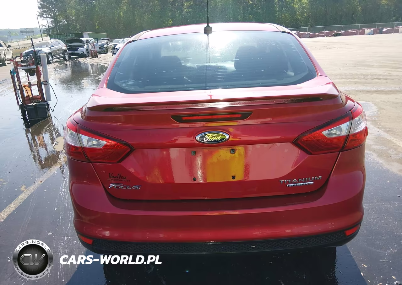 2012 Ford Focus Titanium VIN:1FAHP3J28CL461715 - 17